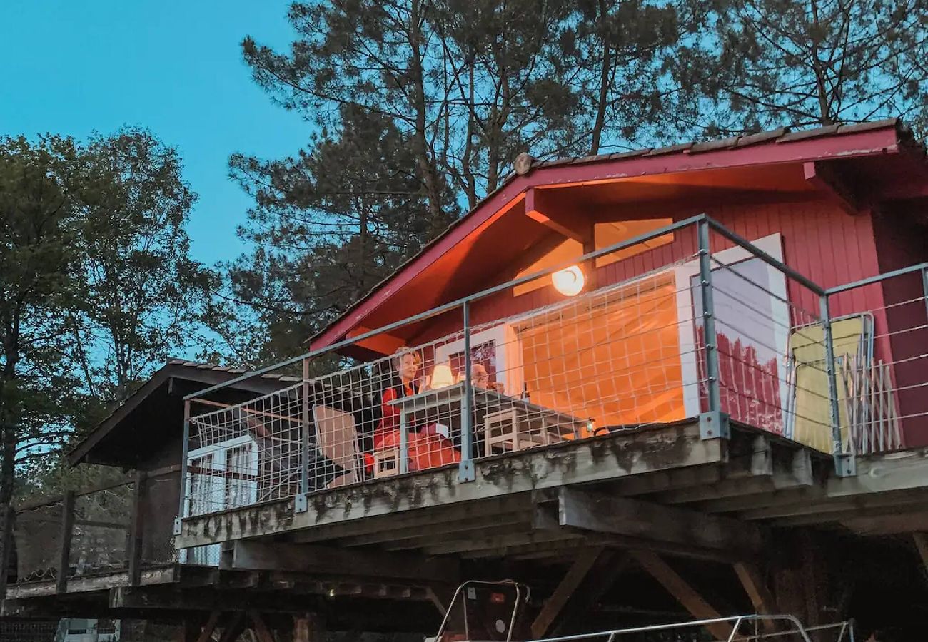 Blockhütte in Lacanau - Charmante Hütte auf Stelzen am Lacanau-See