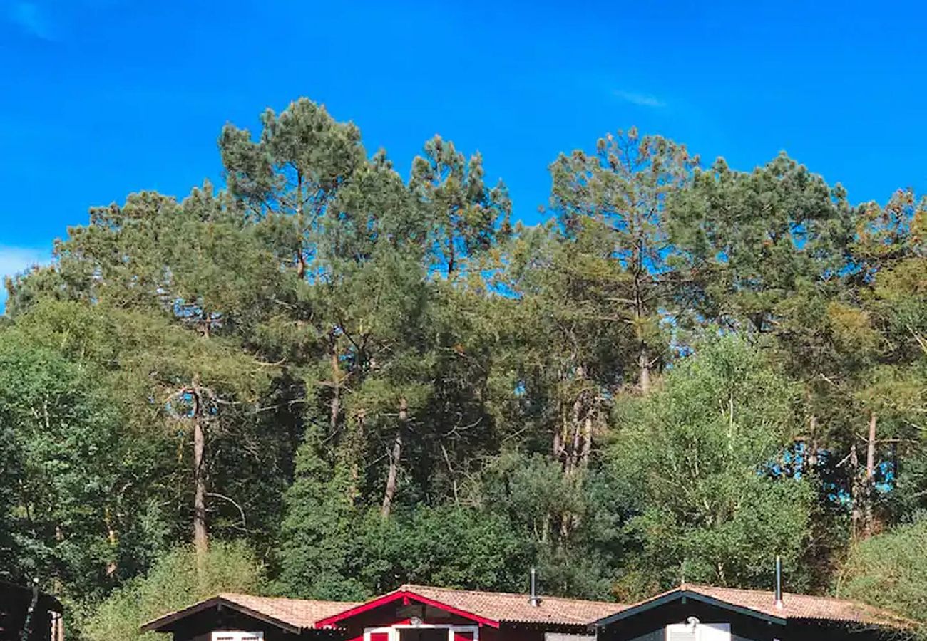 Blockhütte in Lacanau - Charmante Hütte auf Stelzen am Lacanau-See