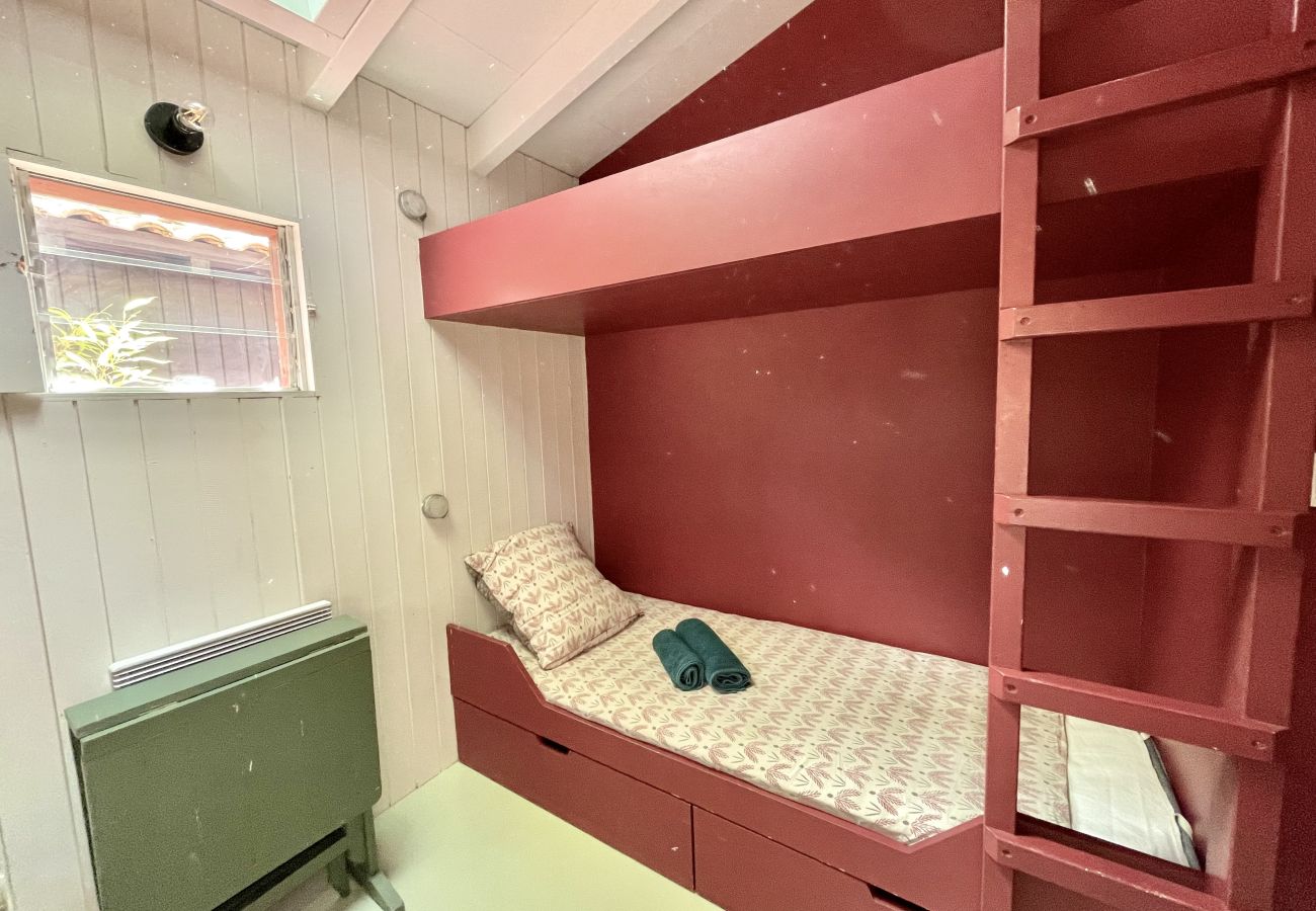 Blockhütte in Lacanau - Charmante Hütte auf Stelzen am Lacanau-See