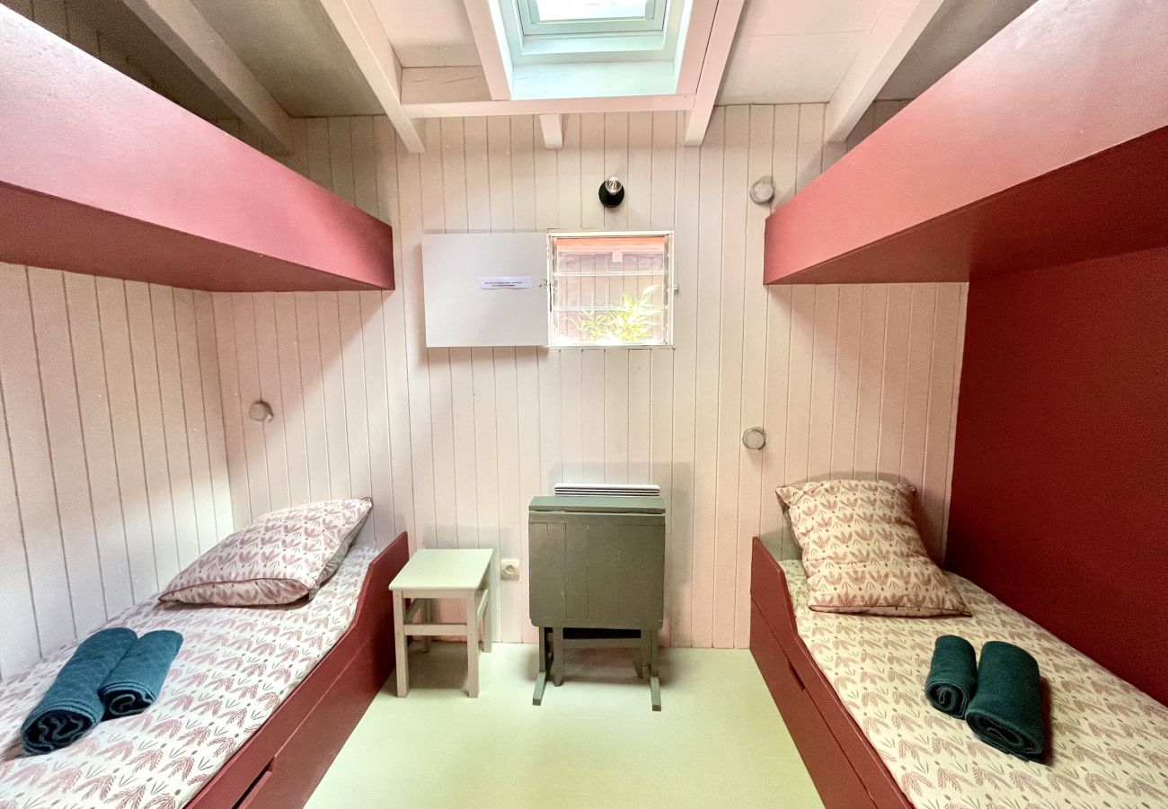 Blockhütte in Lacanau - Charmante Hütte auf Stelzen am Lacanau-See