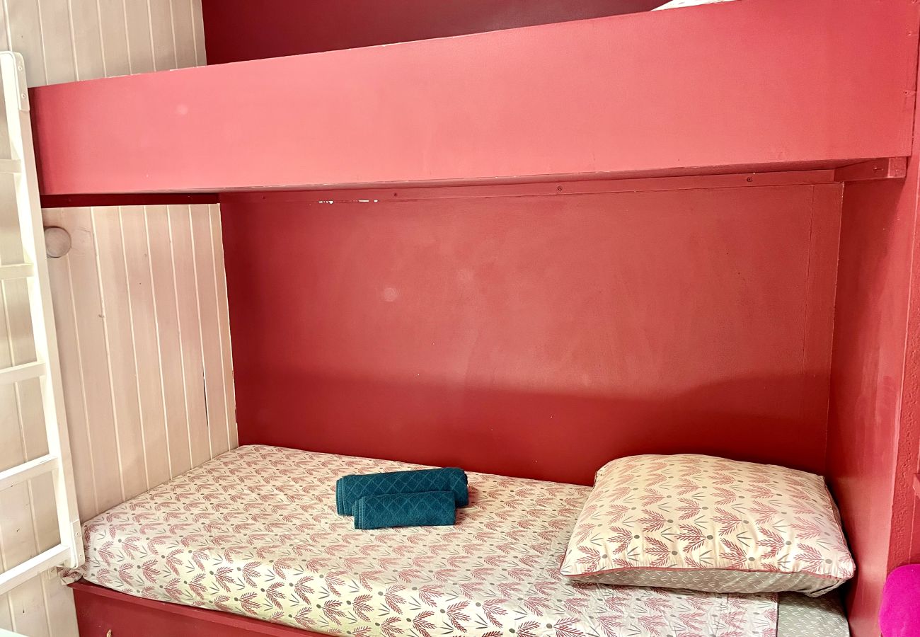 Blockhütte in Lacanau - Charmante Hütte auf Stelzen am Lacanau-See