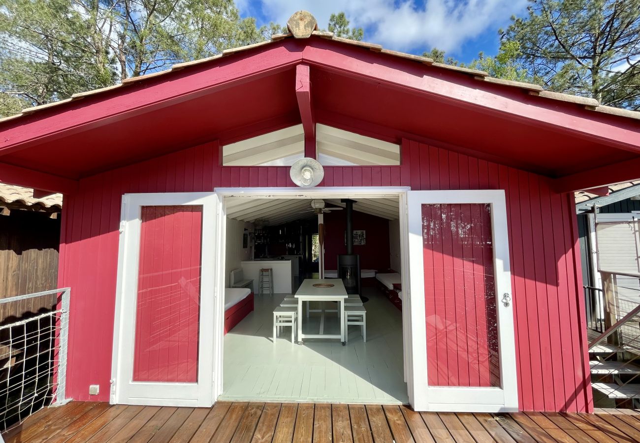 Blockhütte in Lacanau - Charmante Hütte auf Stelzen am Lacanau-See