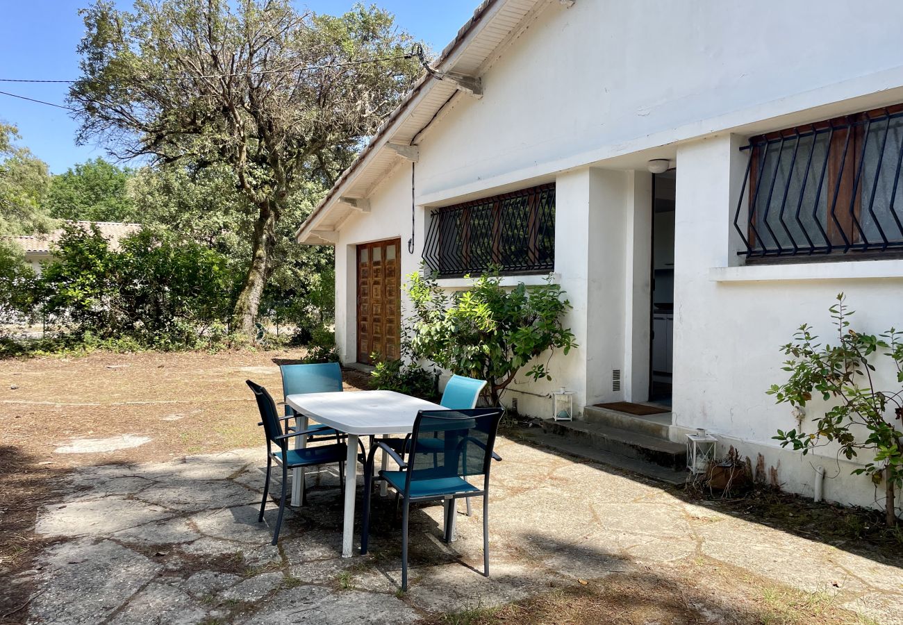 Ferienhaus in Lacanau - Familienhaus mit großem Garten inmitten der Kiefern