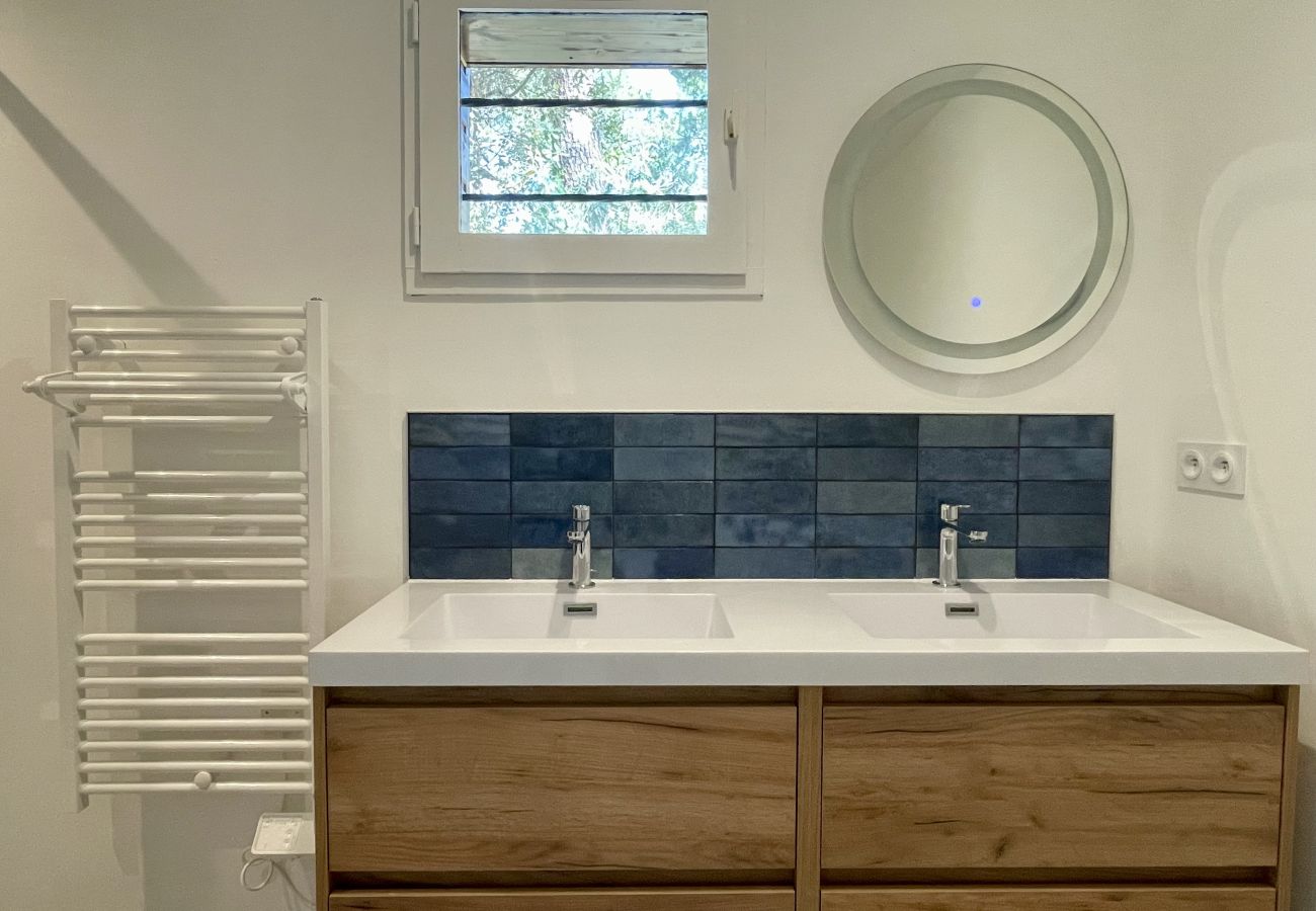 Chalet in Lacanau - Kleines Haus inmitten der Kiefern