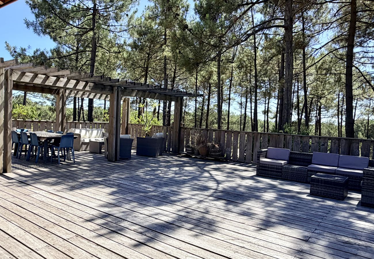 Ferienhaus in Lacanau - Holzvilla mit Terrasse zum Pinienwald