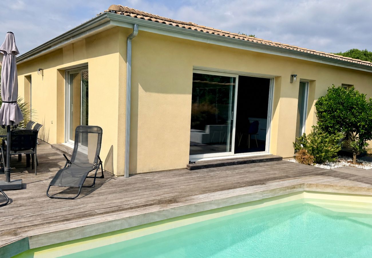 Ferienhaus in Lacanau - Gemütliches Haus mit Pool in Lacanau Ville