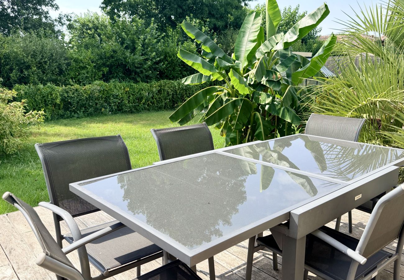 Ferienhaus in Lacanau - Gemütliches Haus mit Pool in Lacanau Ville