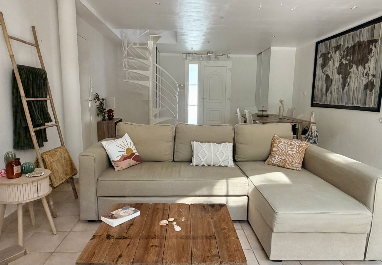 Ferienhaus in Lacanau - Haus mit privatem Pool zwischen Pinien und dem Meer