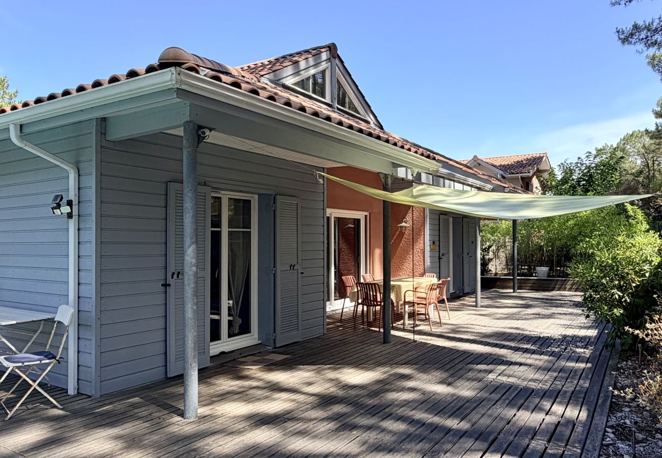 Ferienhaus in Lacanau - Haus mit privatem Pool zwischen Pinien und dem Meer