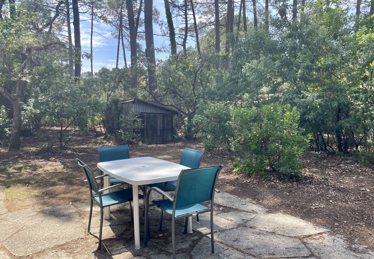 Huis in Lacanau - Maison familiale avec grand jardin dans les pins