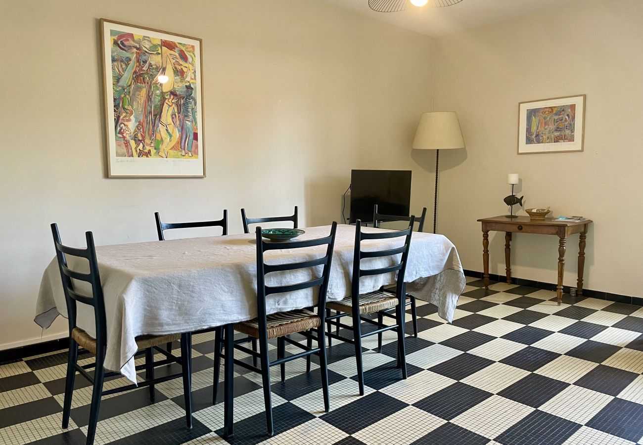 Huis in Lacanau - Maison familiale avec grand jardin dans les pins