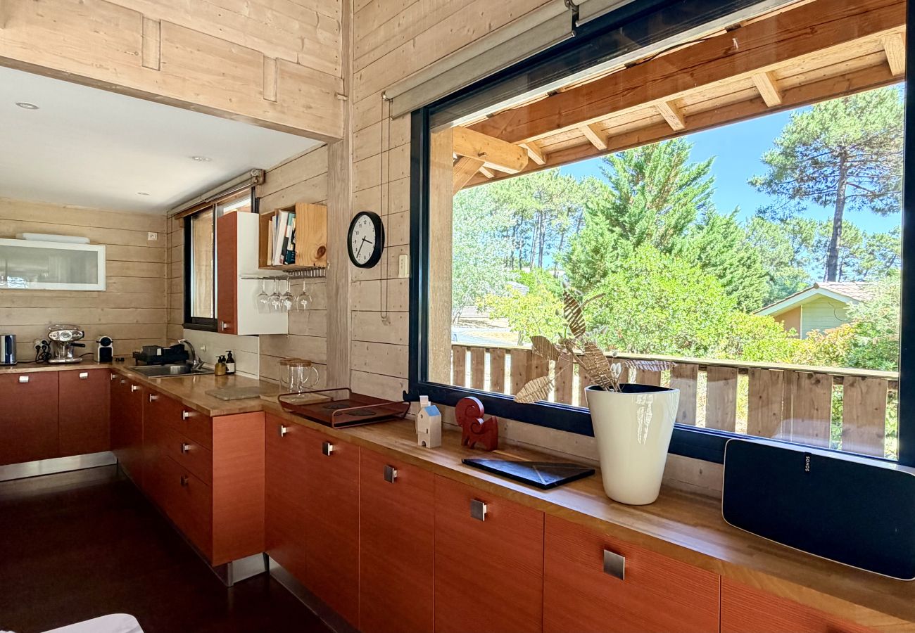 Huis in Lacanau - Villa bois avec terrasse sur pinède