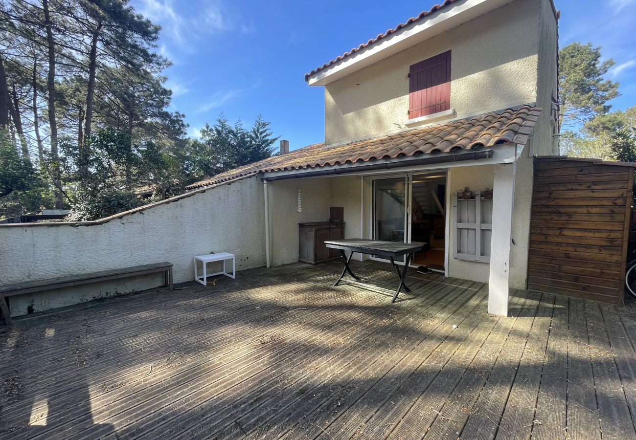 House in Lacanau - House among the pines between golf course and ocean