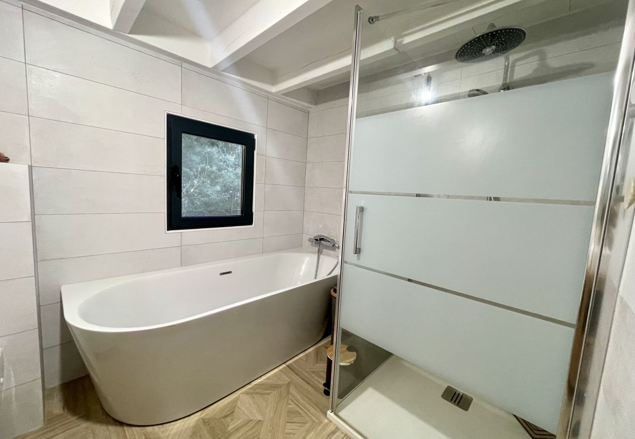 Villa in Lacanau - Splendid Villa With Swimming Pool Overlooking The Pine Forest