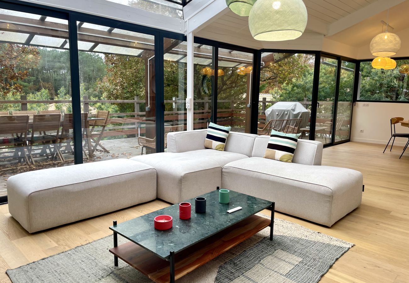 Villa in Lacanau - Splendid Villa With Swimming Pool Overlooking The Pine Forest
