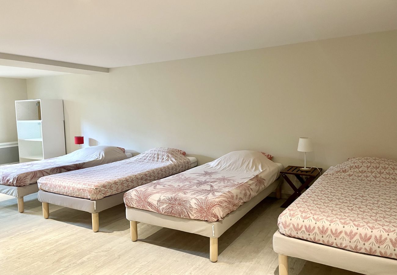 House in Lacanau - Spacious family home a stone's throw from the ocean