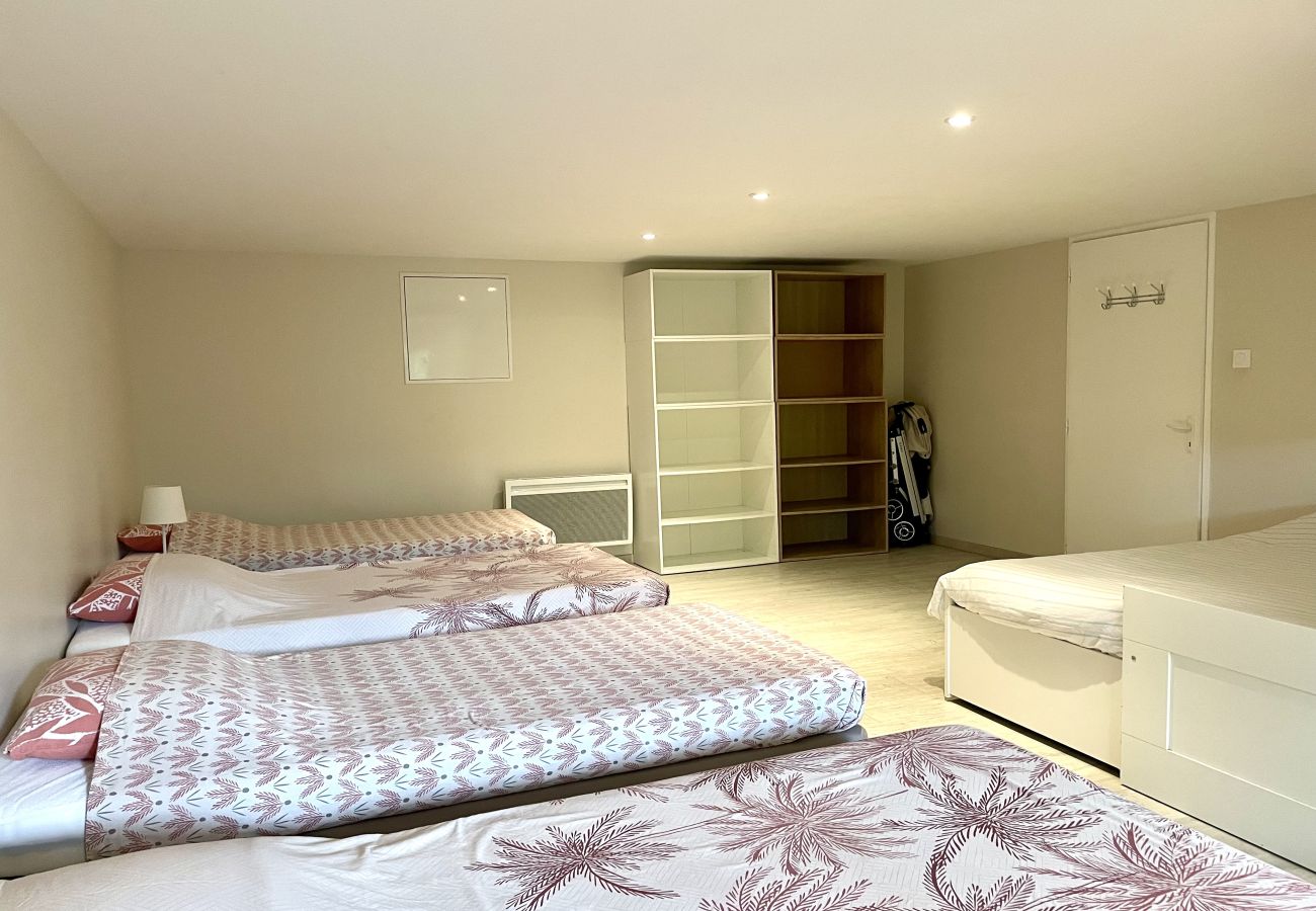 House in Lacanau - Spacious family home a stone's throw from the ocean