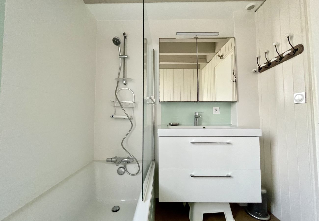 House in Lacanau - Spacious family home a stone's throw from the ocean