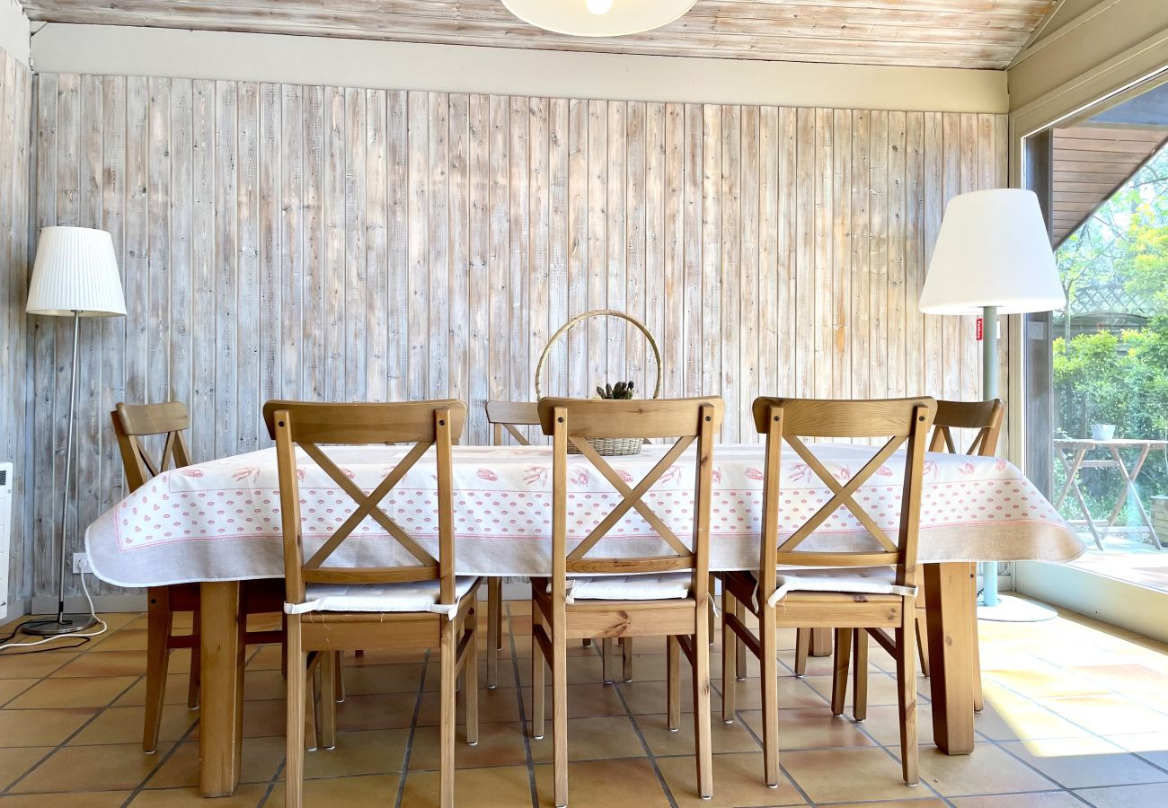 House in Lacanau - Spacious family home a stone's throw from the ocean