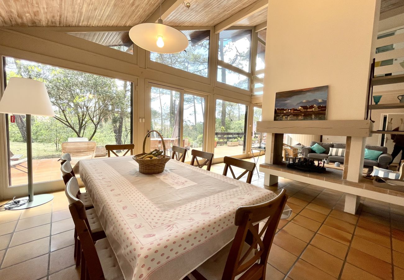House in Lacanau - Spacious family home a stone's throw from the ocean
