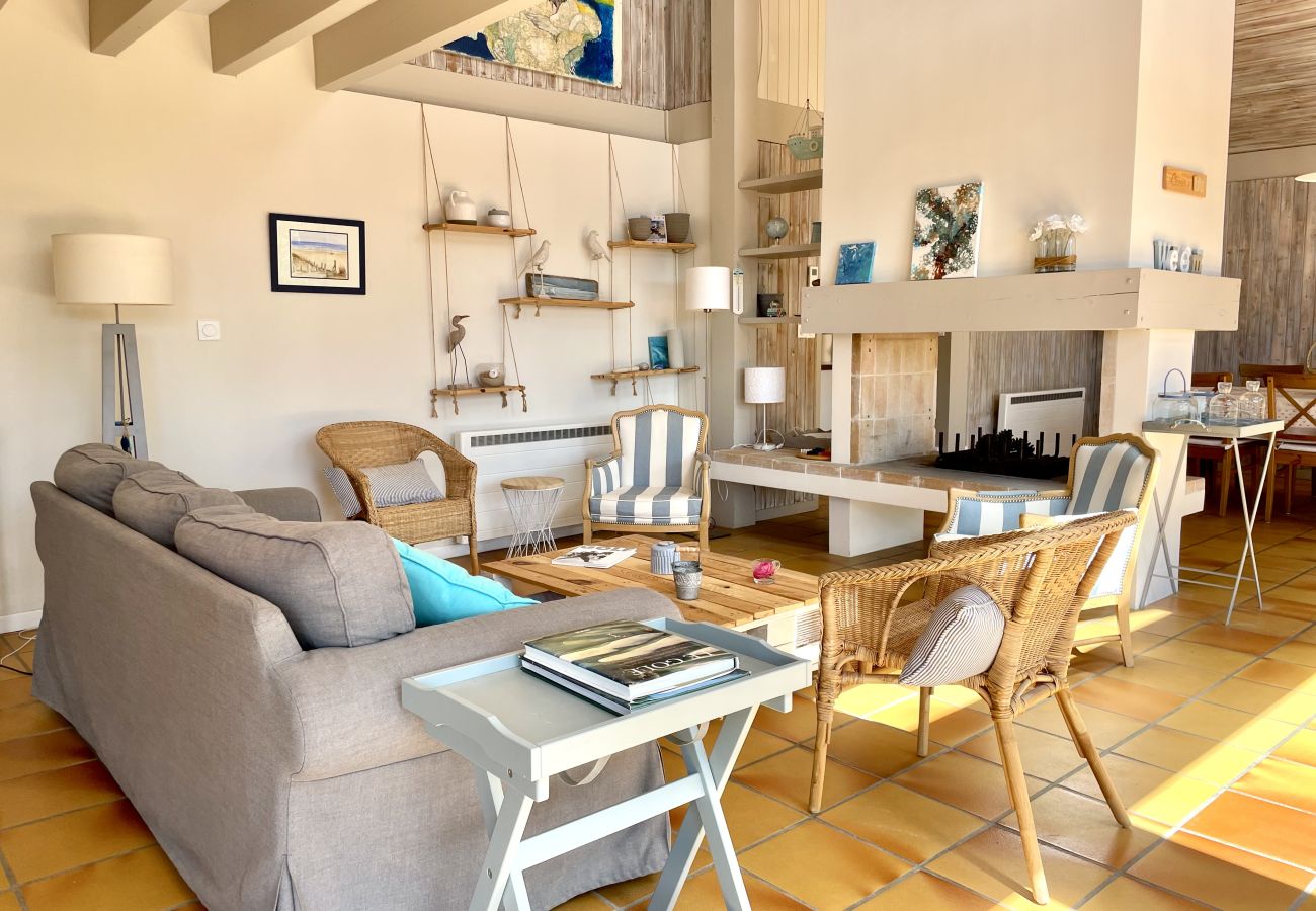 House in Lacanau - Spacious family home a stone's throw from the ocean