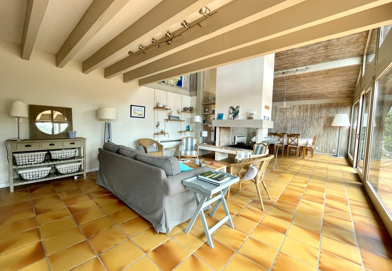 House in Lacanau - Spacious family home a stone's throw from the ocean