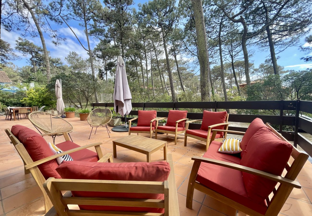 House in Lacanau - Spacious family home a stone's throw from the ocean