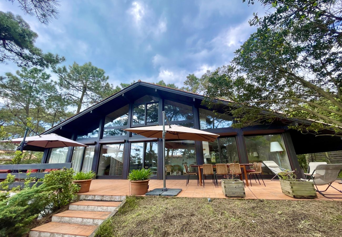 House in Lacanau - Spacious family home a stone's throw from the ocean