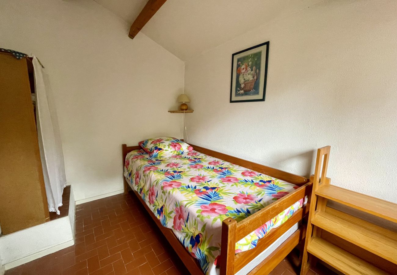 House in Lacanau - House in residence with swimming pool