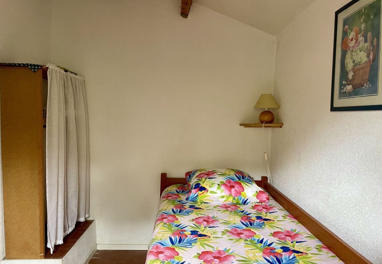 House in Lacanau - House in residence with swimming pool
