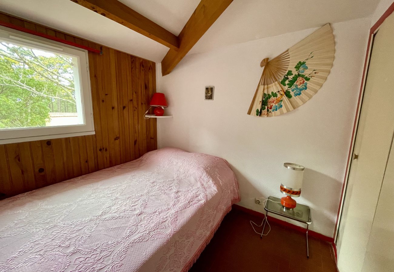 House in Lacanau - House in residence with swimming pool