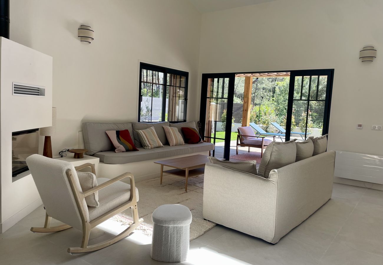 Villa in Lacanau - 🌲 Exceptional villa with pool & forest view 🏡