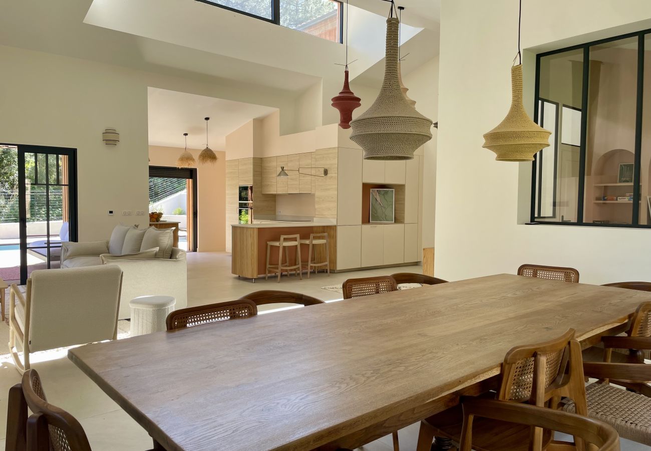 Villa in Lacanau - 🌲 Exceptional villa with pool & forest view 🏡