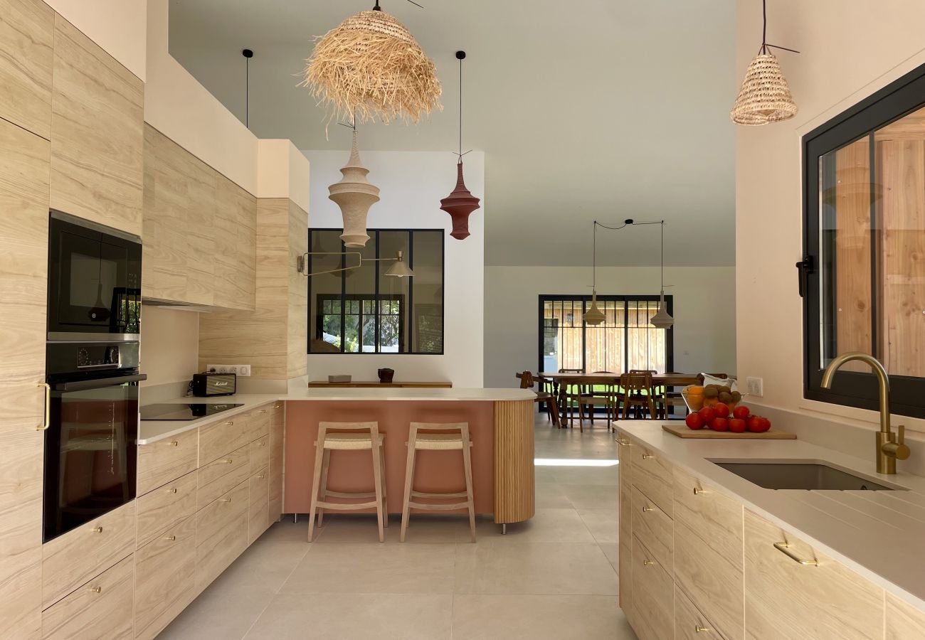 Villa in Lacanau - 🌲 Exceptional villa with pool & forest view 🏡