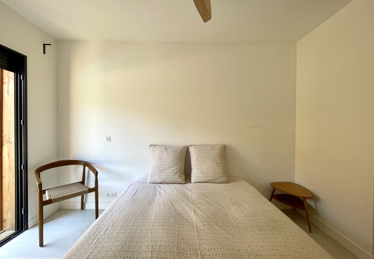 Villa in Lacanau - 🌲 Exceptional villa with pool & forest view 🏡