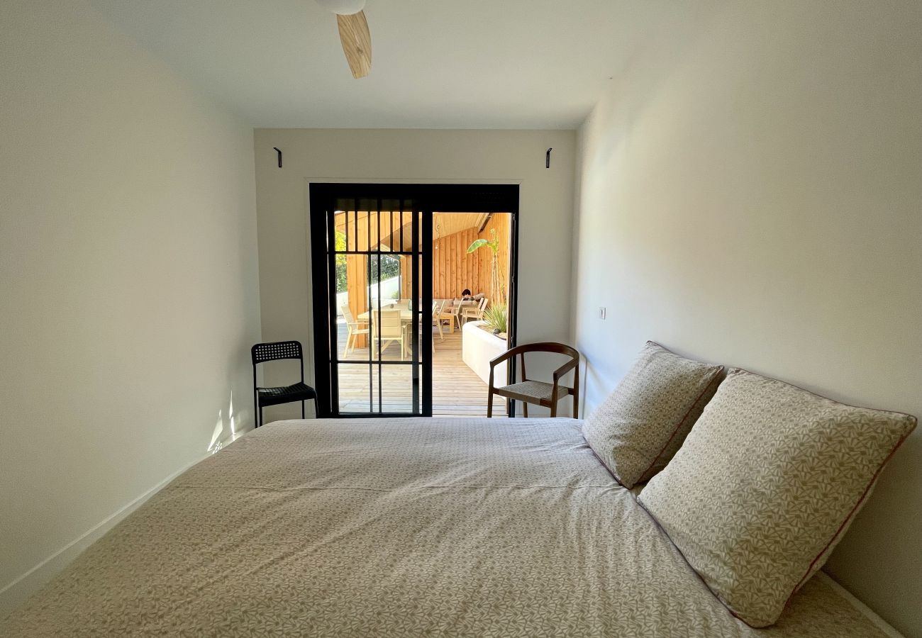 Villa in Lacanau - 🌲 Exceptional villa with pool & forest view 🏡