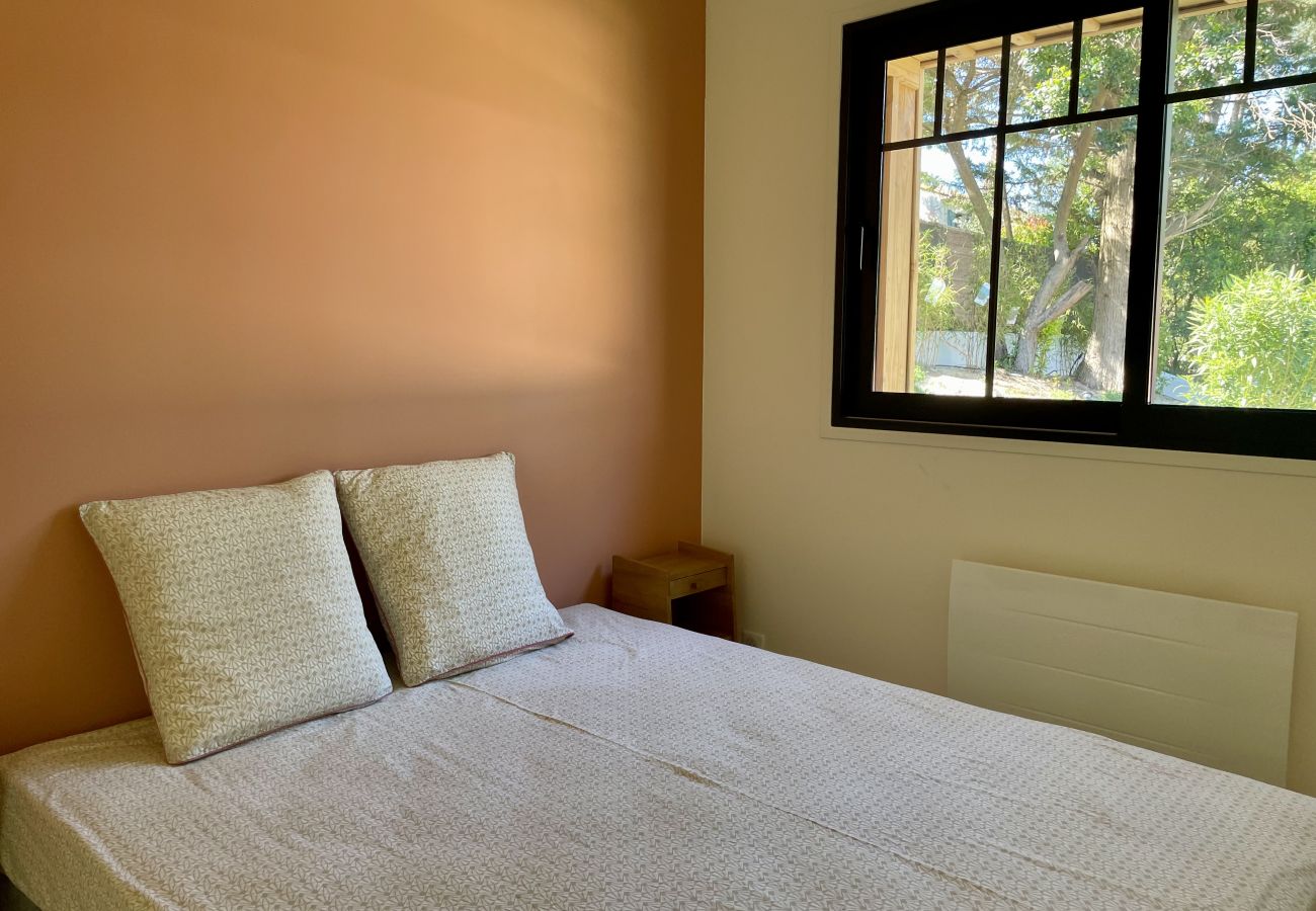 Villa in Lacanau - 🌲 Exceptional villa with pool & forest view 🏡
