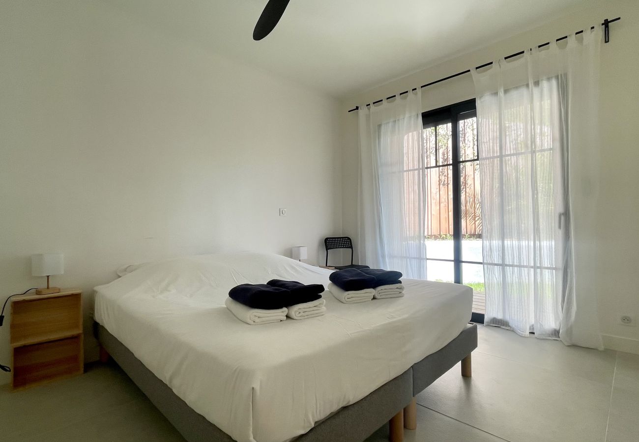 Villa in Lacanau - 🌲 Exceptional villa with pool & forest view 🏡