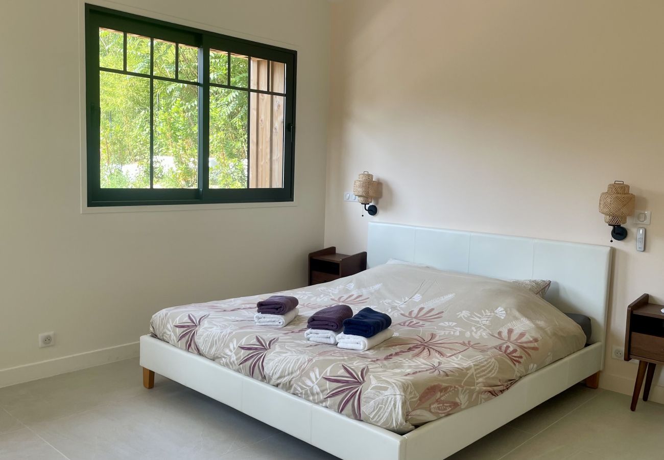 Villa in Lacanau - 🌲 Exceptional villa with pool & forest view 🏡