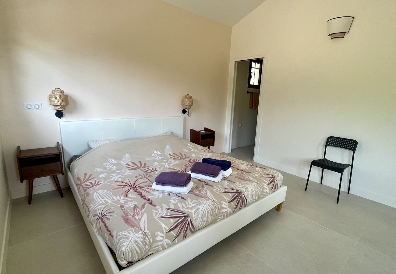 Villa in Lacanau - 🌲 Exceptional villa with pool & forest view 🏡
