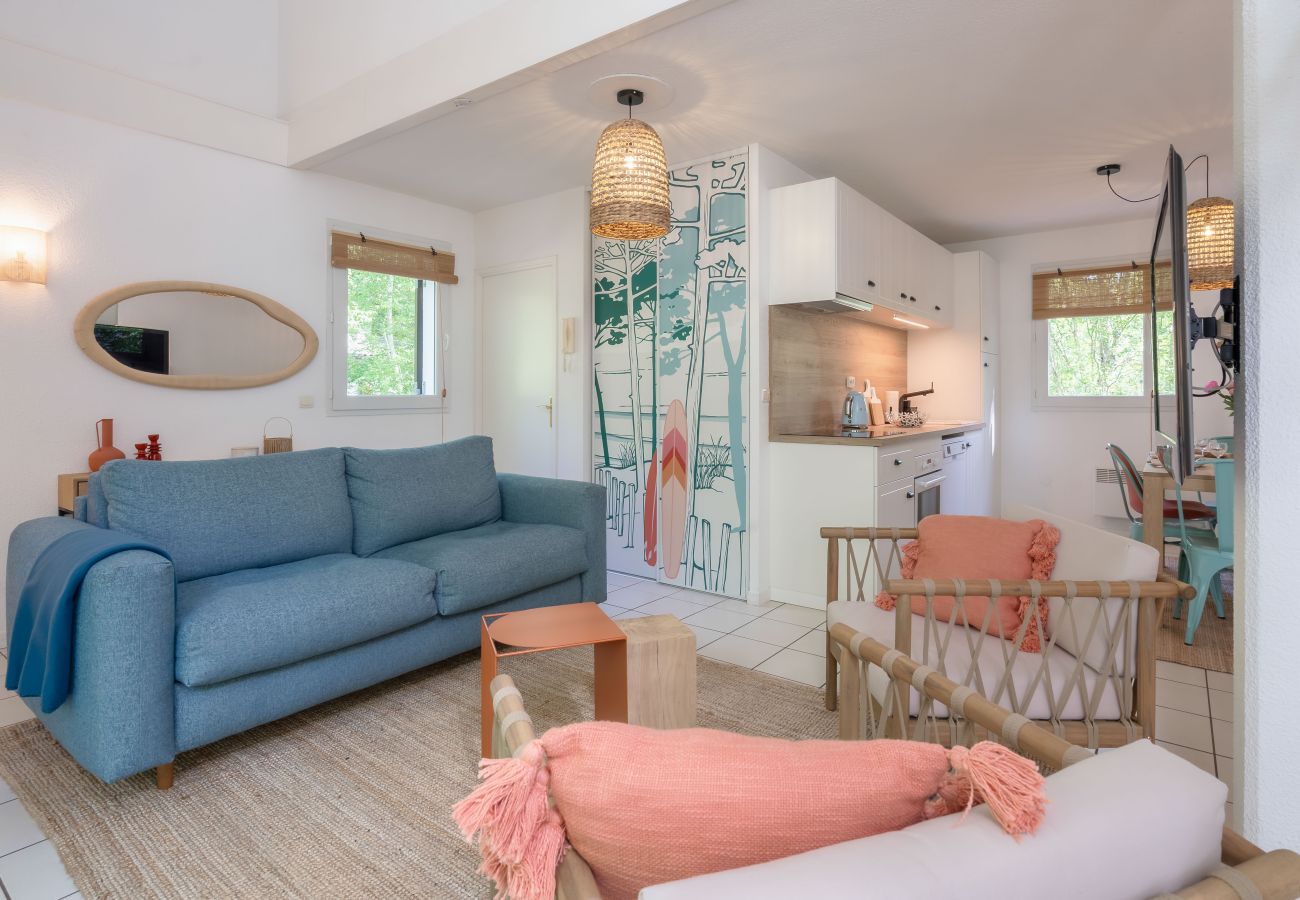 House in Lacanau - 🌿 Renovated house with pool & terrace in the pine forest – Marina Talaris, Lacanau 🦩