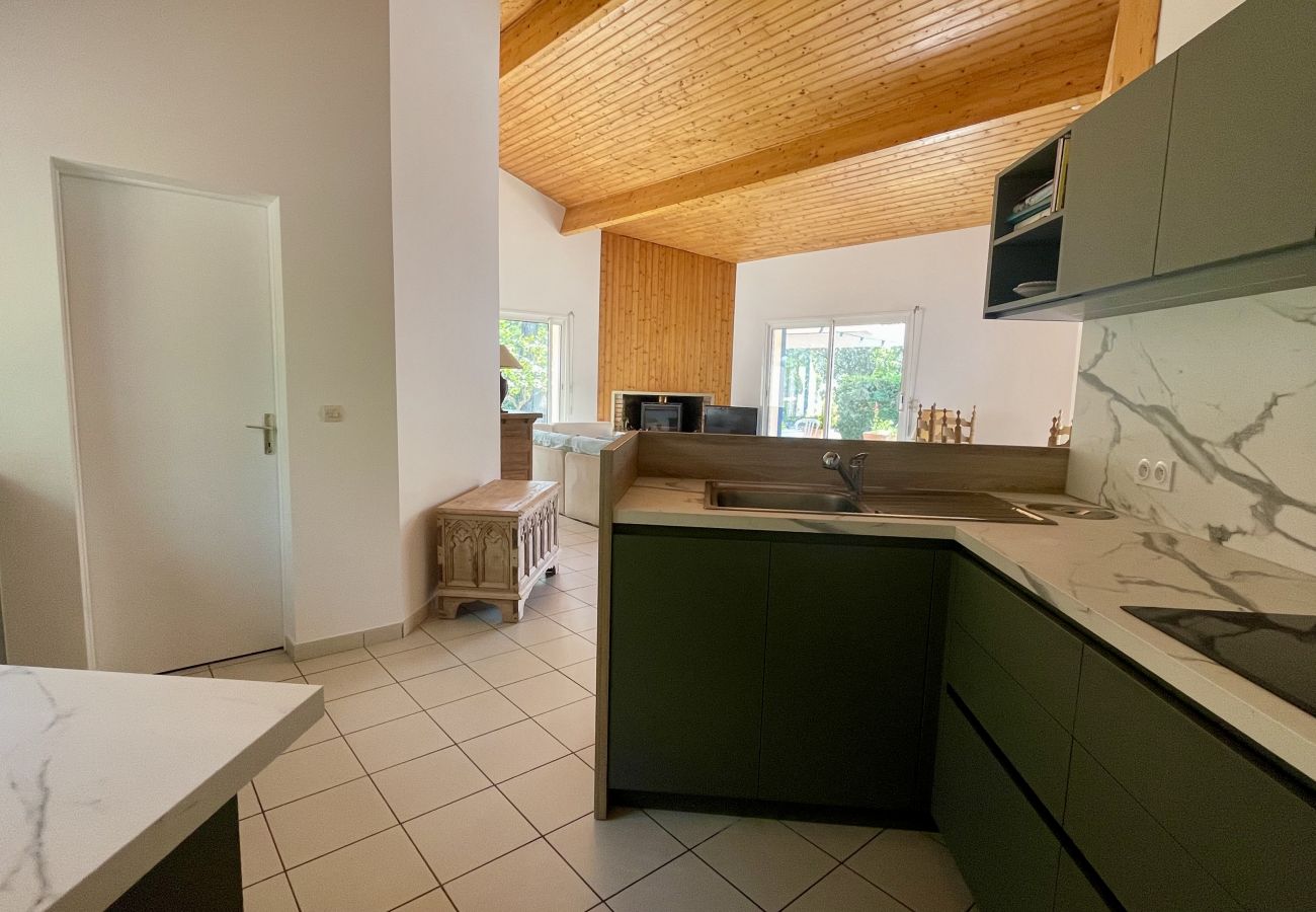House in Lacanau - House with pool in the heart of the pine forest