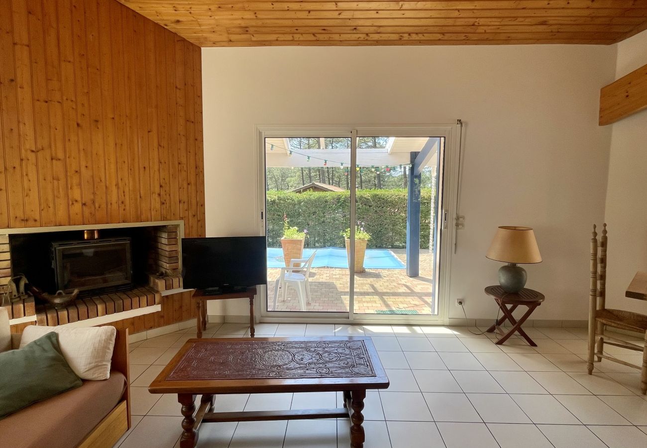 House in Lacanau - House with pool in the heart of the pine forest