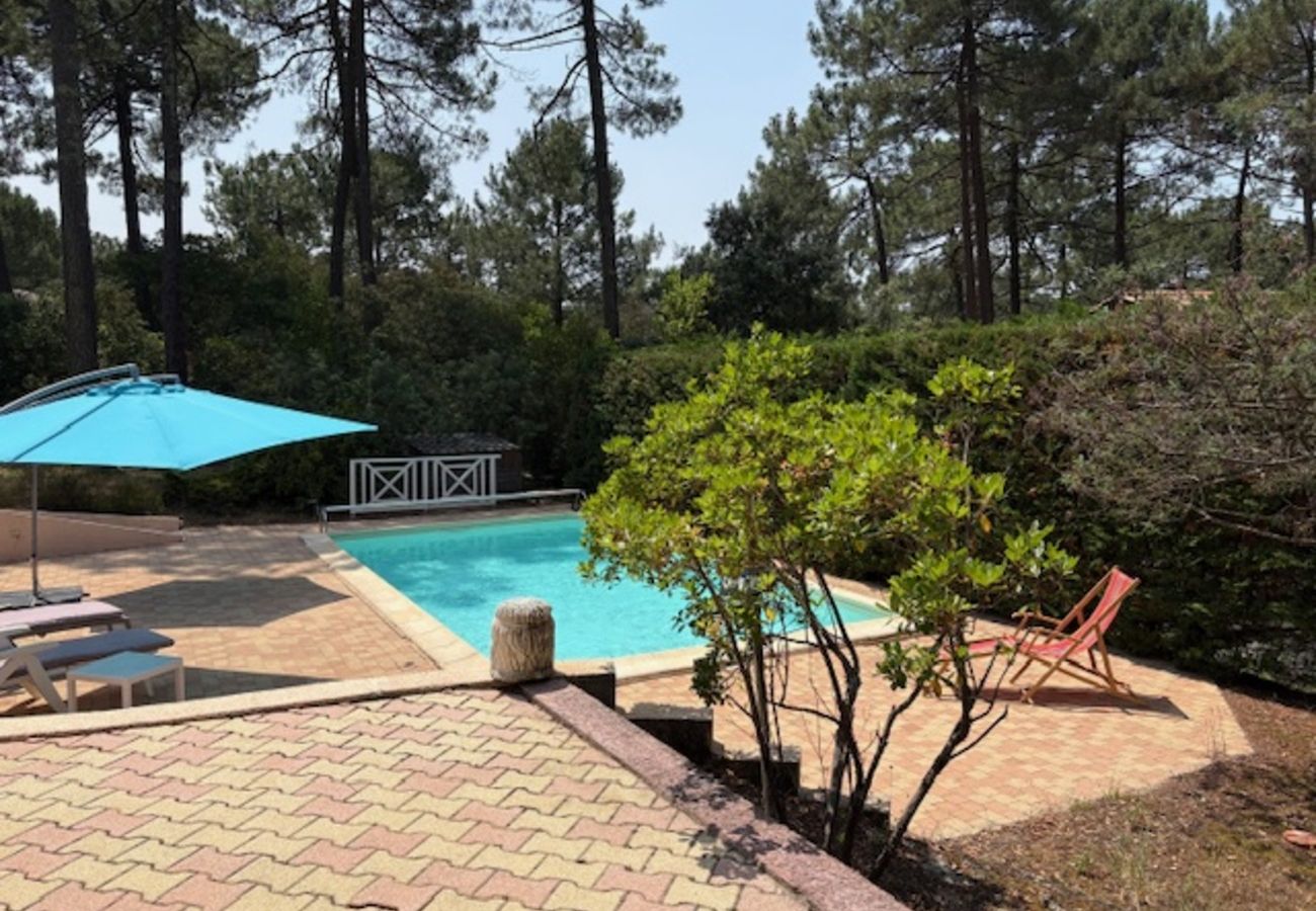 House in Lacanau - House with pool in the heart of the pine forest