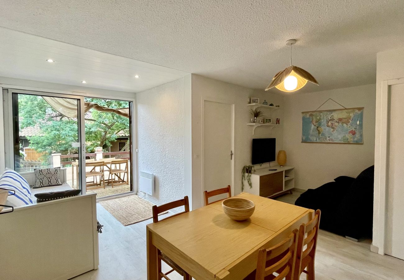 Terraced House in Lacanau - 🌲 Charming Cottage in the Heart of the Forest 🏡