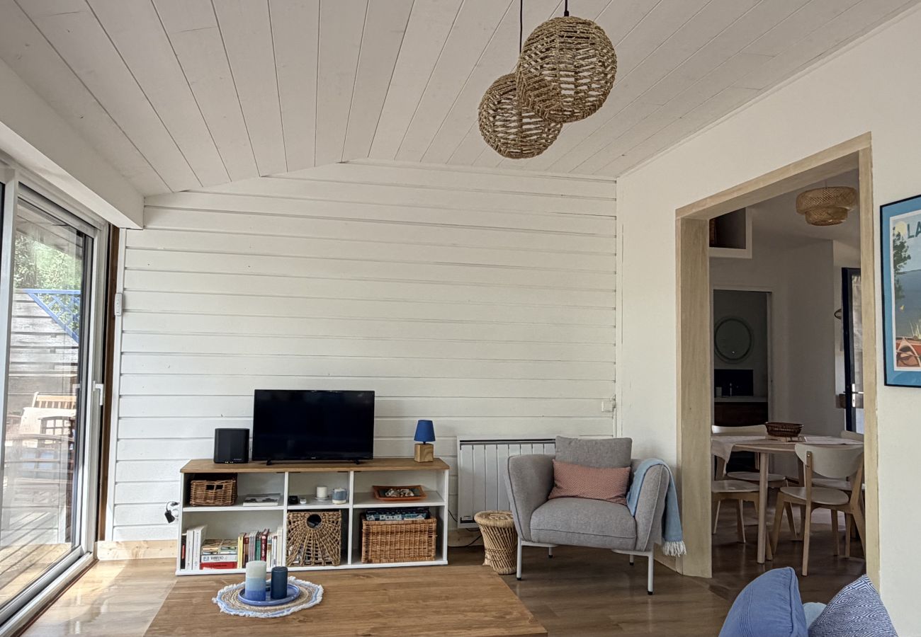 Chalet in Lacanau - Small house in the middle of the pine trees