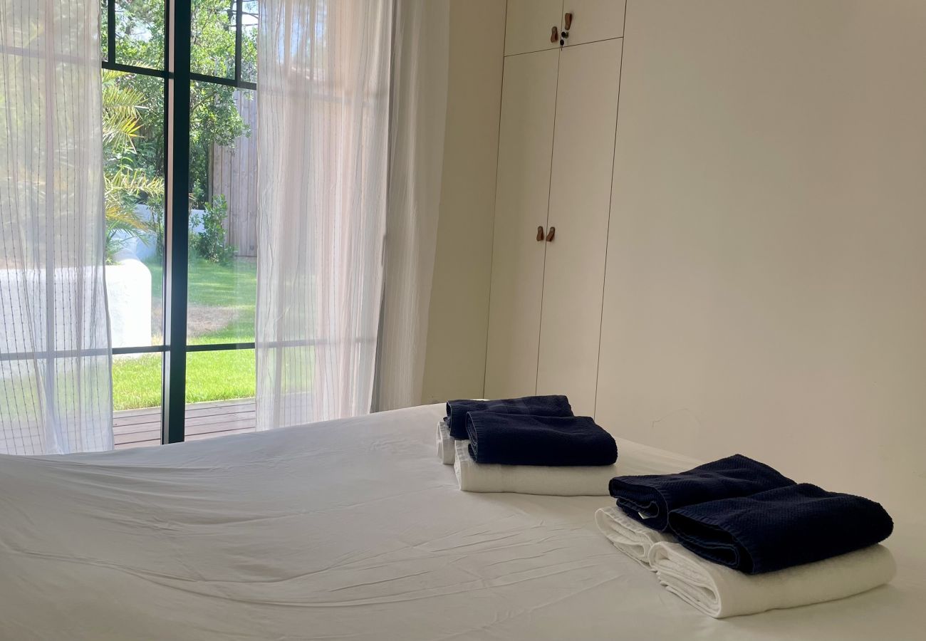 Villa en Lacanau -  🌲 Villa excepcional con piscina y vista al bosque 🏡