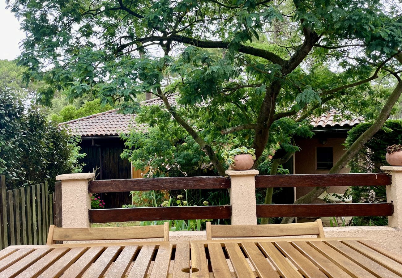 Casa adosada en Lacanau - 🌲 Encantadora Casita en Pleno Bosque 🏡