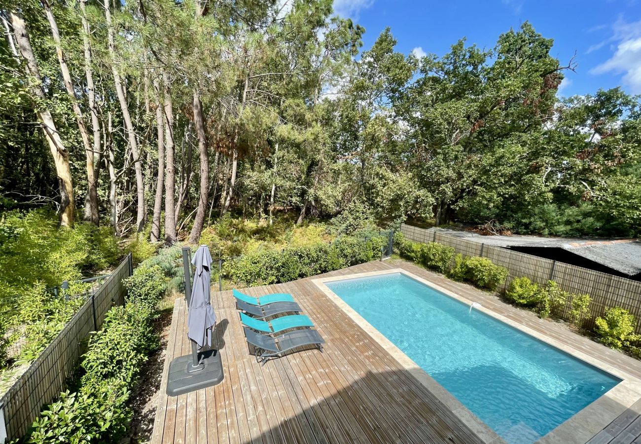 Casa en Lacanau - Casa de madera moderna con piscina y acceso al bosque