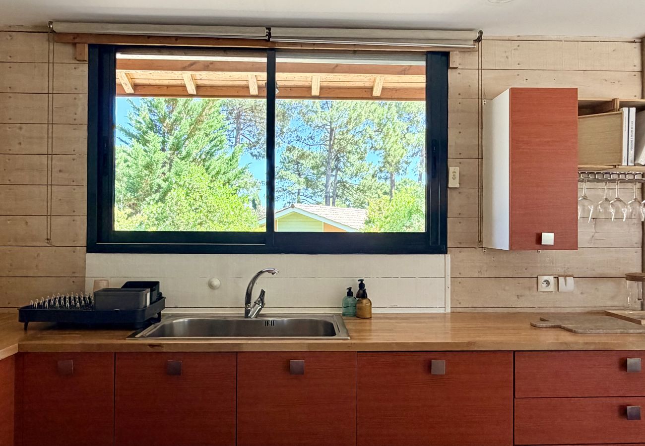 Casa en Lacanau - Villa de madera con terraza al pinar